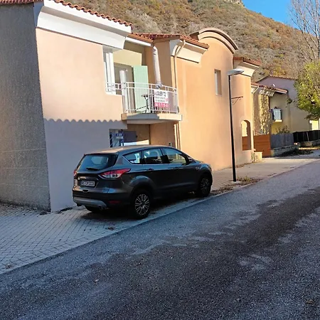 2 Pieces Refait A Neuf A Les Bains * Digne-les-Bains