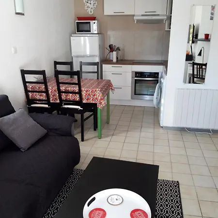 Apartment 2 Pieces Refait A Neuf A Les Bains *