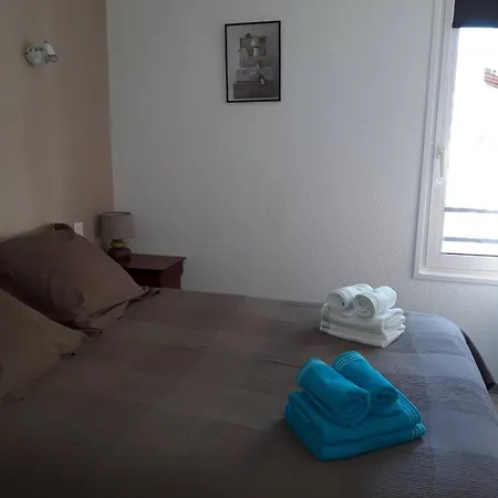 2 Pieces Refait A Neuf A Les Bains